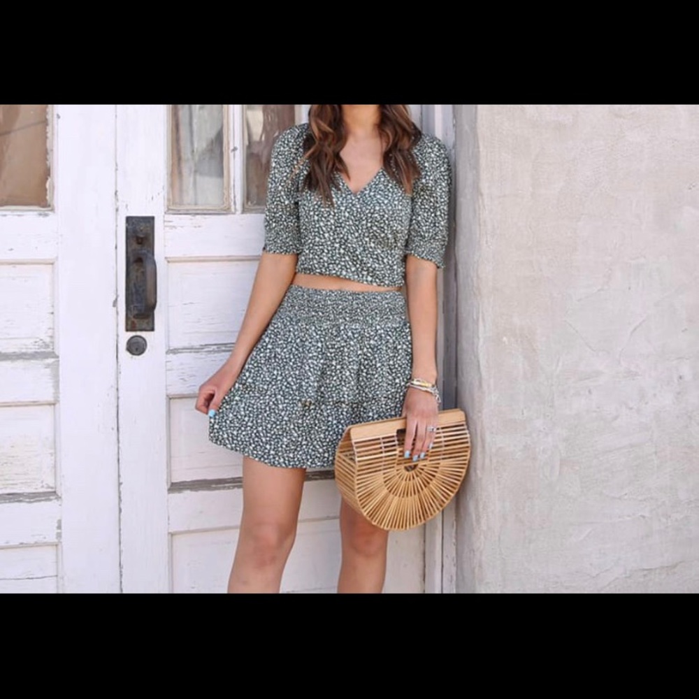 2 PIECE GREEN FLORAL SET